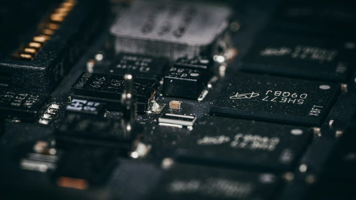 日本の半導体輸出規制——対中・対米の板挟みで何が起きているか